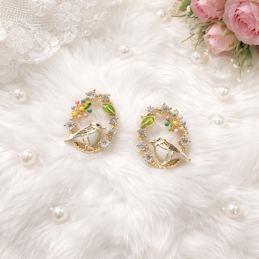 Bird stud earring