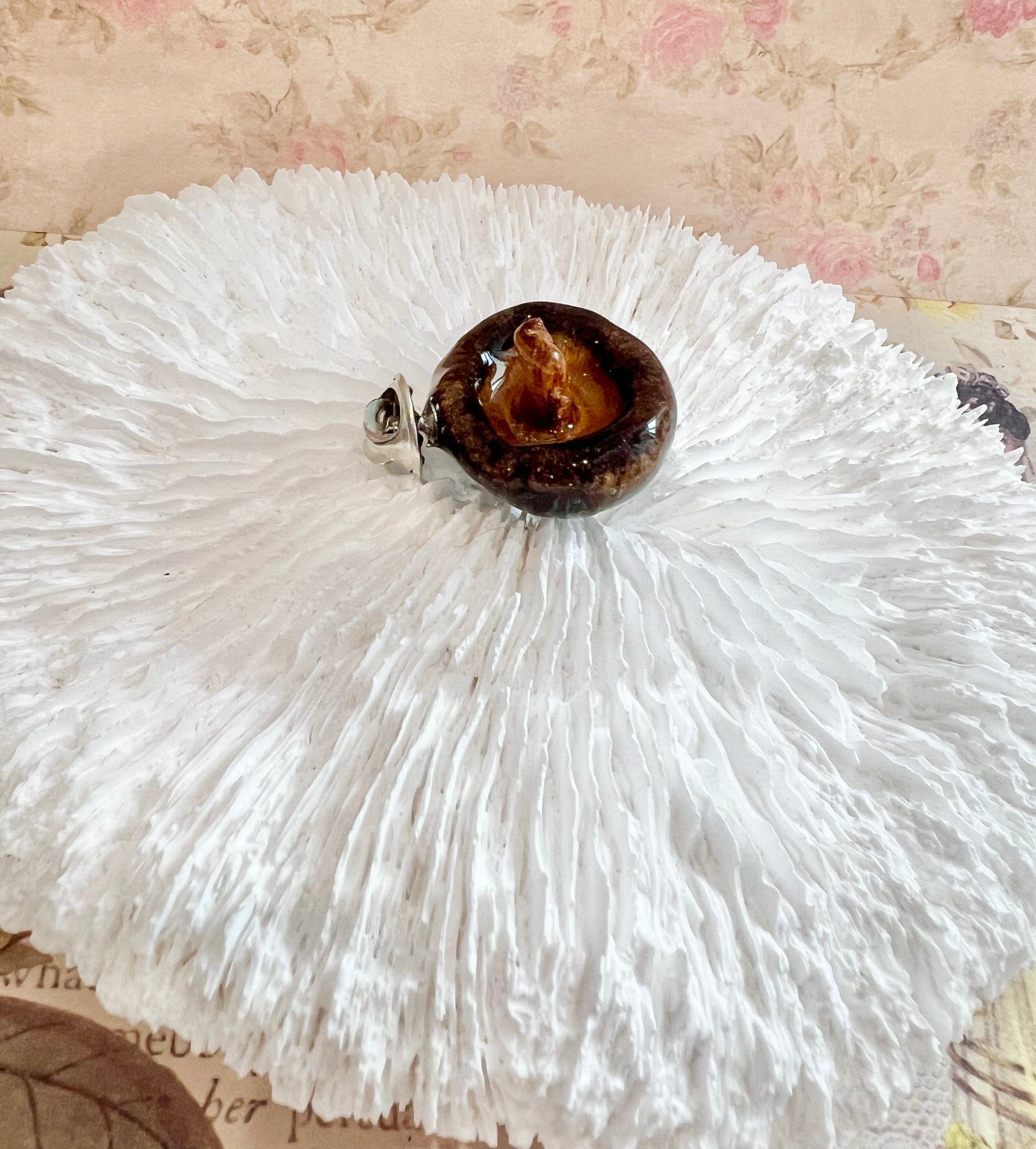Missliu Handcraft Handmade real mushroom brooch