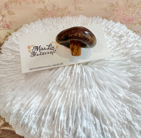 Missliu Handcraft Handmade real mushroom brooch