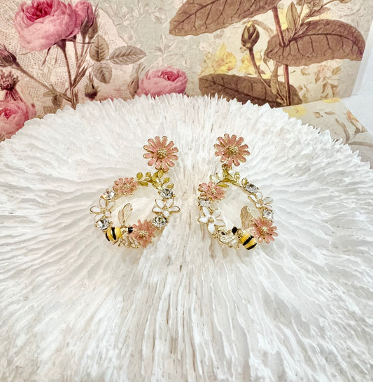 Missliu Handcraft Pink flower bee earring