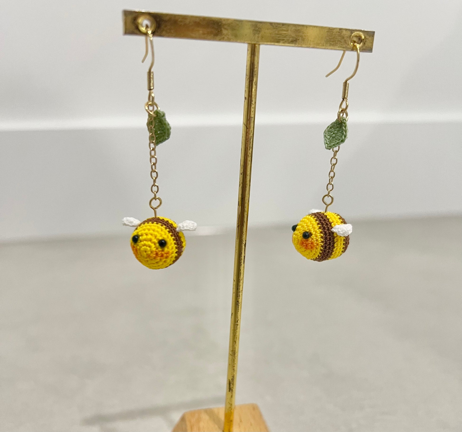 Missliu Handcraft Handmade crochet bee earring