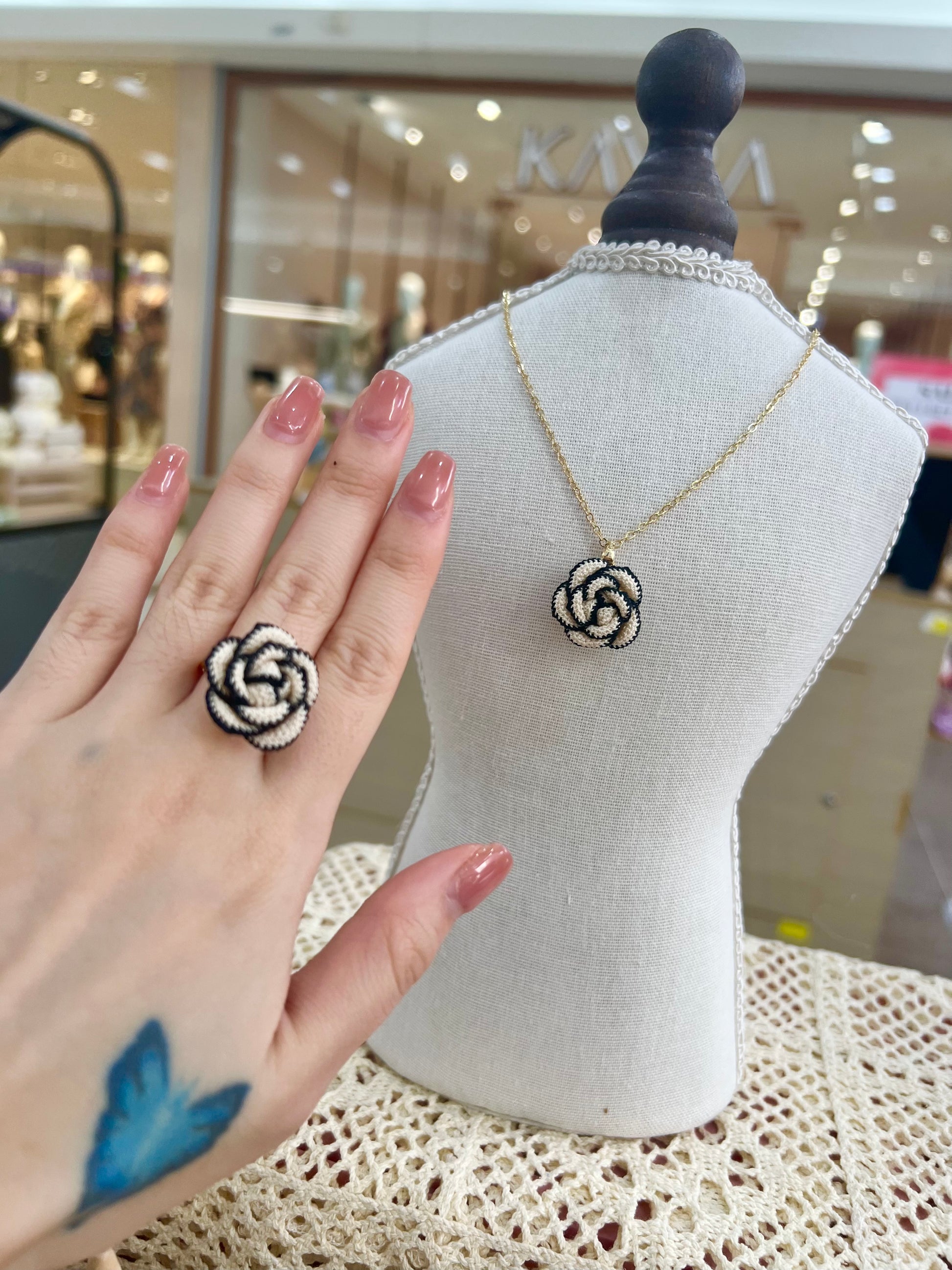 Missliu Handcraft Handmade crochet rose ring