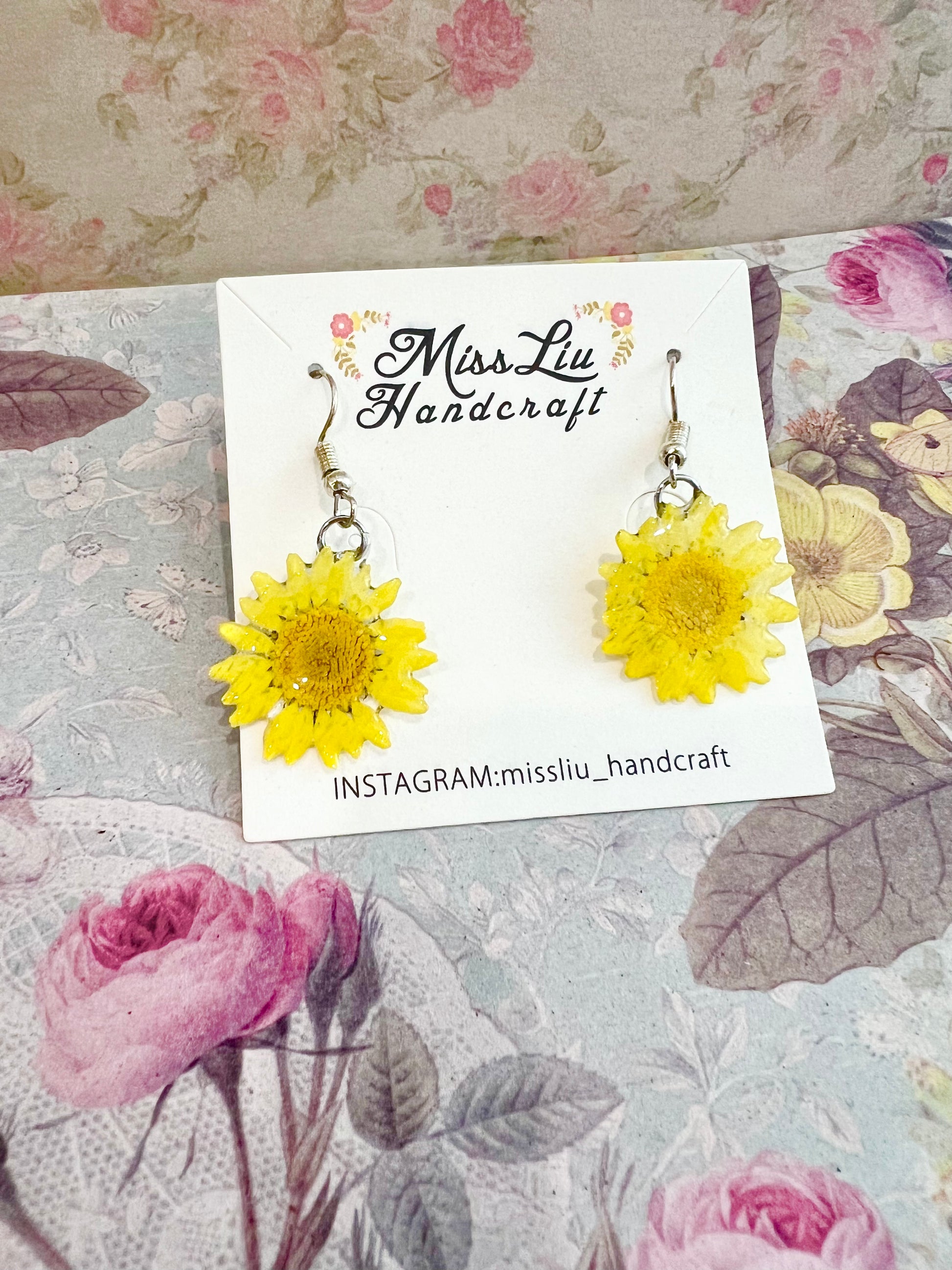 Missliu Handcraft Handmade Yellow daisy real flower earring